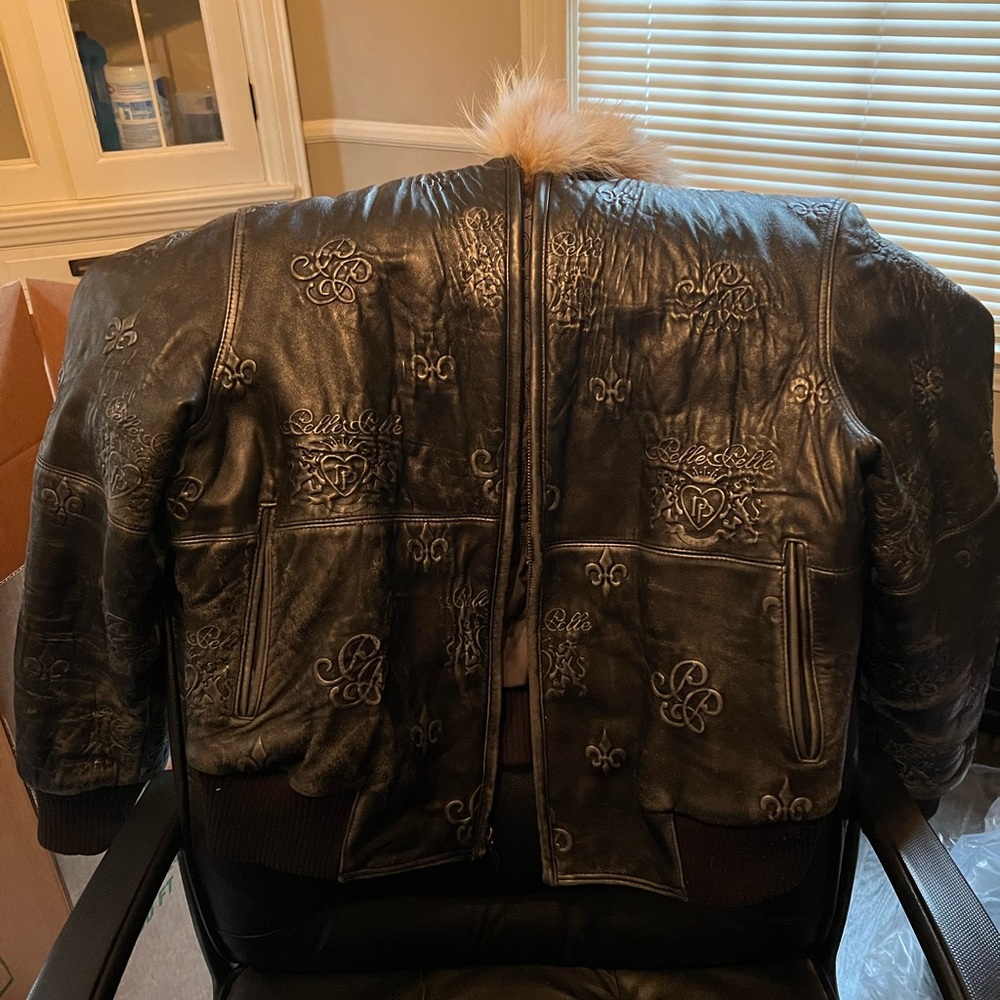 Used AUTHENTIC black Pelle pelle coat.